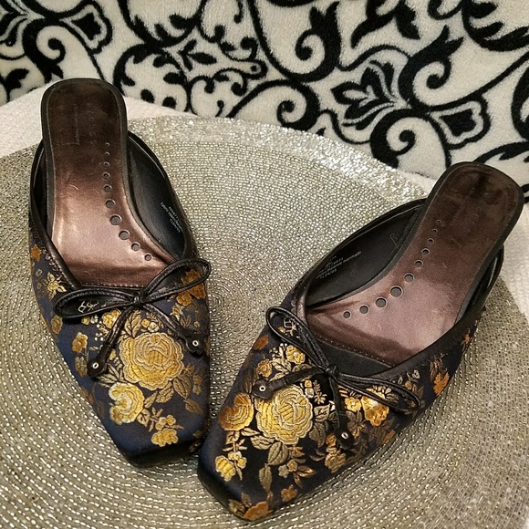 Axcess Shoes - 💥SALE 3 for $20💥 Japanese Floral Shoes